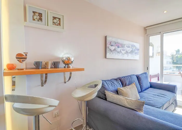 公寓 Seaside Cozy By Hello Homes 锡切斯