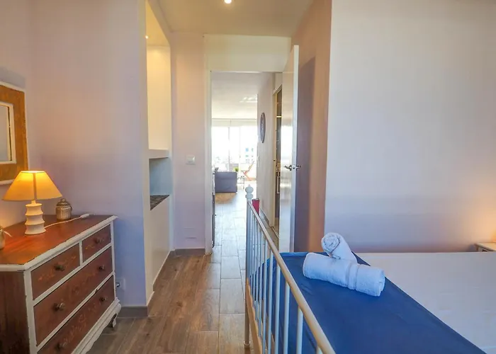 Seaside Cozy By Hello Homes * 锡切斯