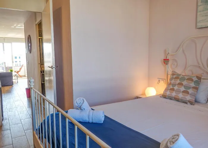 Seaside Cozy By Hello Homes 锡切斯