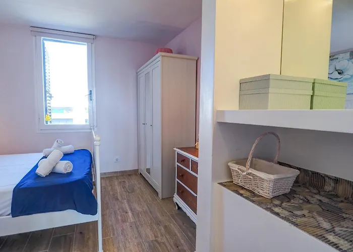 Seaside Cozy By Hello Homes *