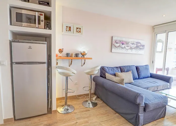 Seaside Cozy By Hello Homes *